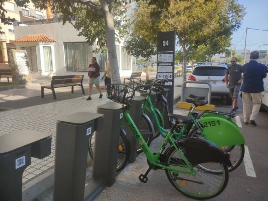 Castelló ya trabaja en un aumento de la demanda del Bicicas para sumar más bancadas y... transportables