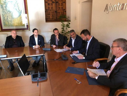 Ayuntamiento de Elche y Ceei firman un convenio para un congreso de innovación
empresarial 