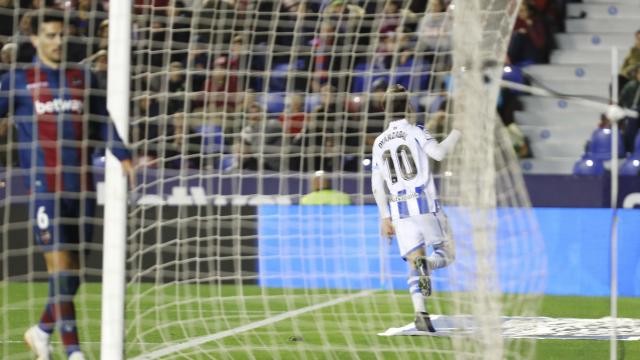 El Levante se duerme y la Real Sociedad rompe la racha granota