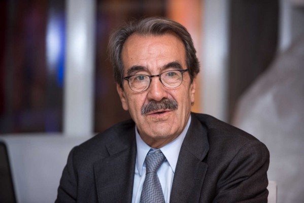 Emilio Ontiveros: 