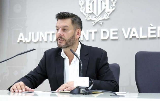 Archivan la denuncia contra Galiana por fraccionar contratos en el servicio de redes
