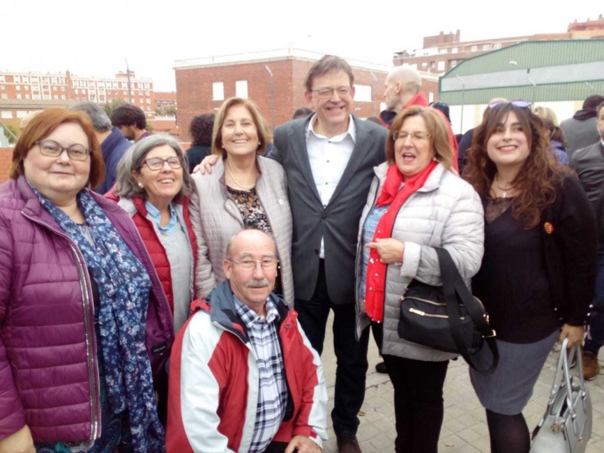 Ximo Puig, con militantes socialistas de la provincia en el comité federal de Fuenlabrada. - 