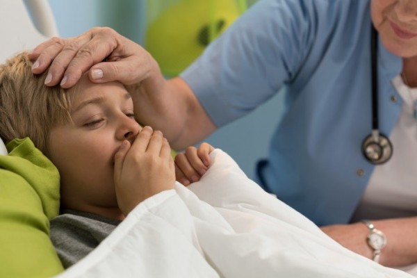 Cada día son hospitalizadas 274 personas por neumonía en España, según una experta