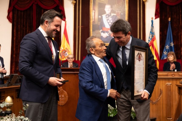 Elche nombra a Juan Perán como Hijo Adoptivo (Fotos: Pepe Olivares)