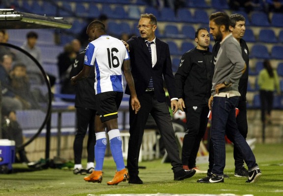 El Hércules alegará contra las expulsiones de Juanjo Nieto y Emaná

