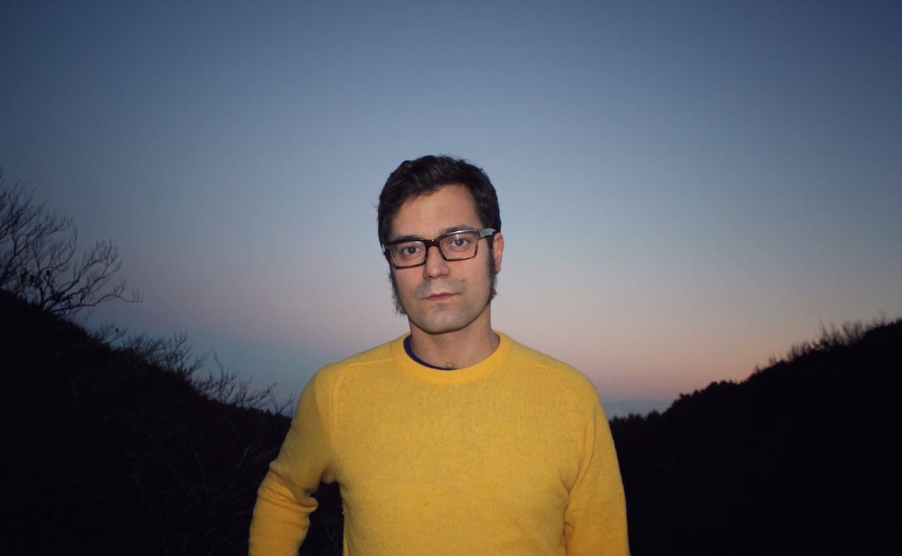 Miqui Otero ilumina la memoria reciente de Barcelona con 'Rayos' 