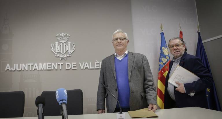  Ribó y Vilar, el día que anunciaron que València pedirá salir del plan de ajuste. Foto: AYTO DE VLC. - 