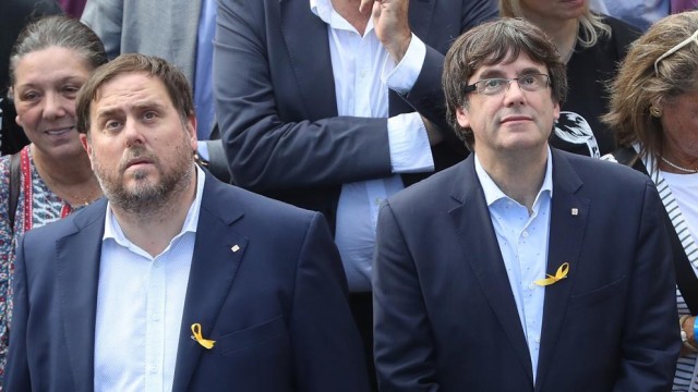 Puigdemont ofrece ser el 'número dos' de Junqueras en una lista unitaria para las elecciones europeas