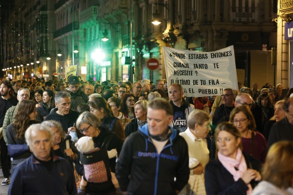 Manifestación contra Rovira y Mazón por su gestión tras la Dana (Fotos: Eva Máñez)
