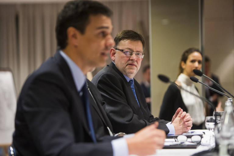 Pedro Sánchez y Ximo Puig, en una intervención en el Club de Encuentro Manuel Broseta - 