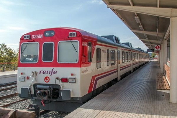 Renfe programa 160 trenes para desplazarse al circuito de Cheste