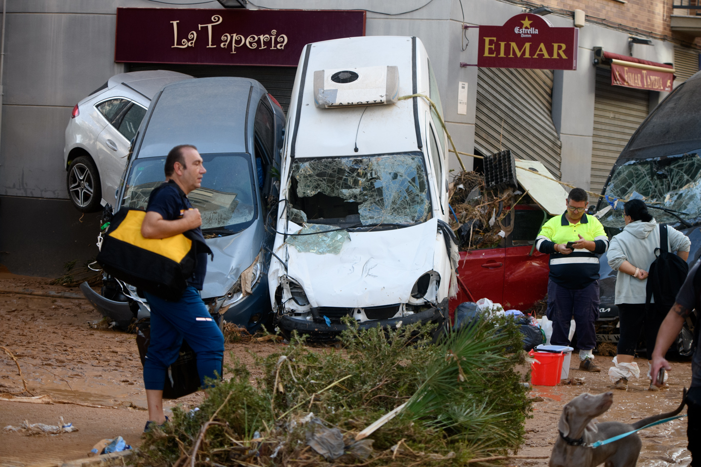 Los autónomos valencianos critican al Gobierno por llegar tarde: más de 2.000 negocios de la zona cero siguen cerrados