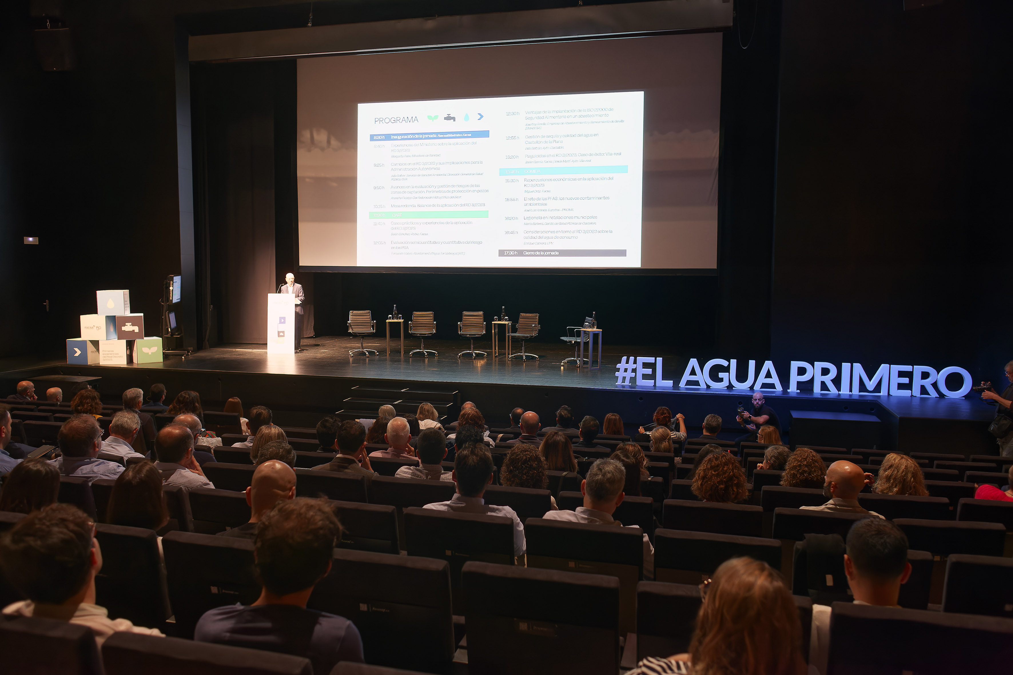 Facsa impulsa el debate sobre los avances y retos en la gestión del agua (Fotos: Antonio Pradas)