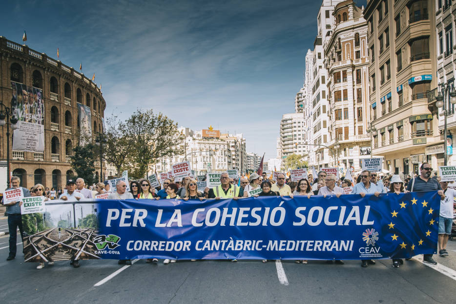 La Comunitat y Aragón buscan el apoyo de Bruselas para el corredor Cantábrico-Mediterráneo