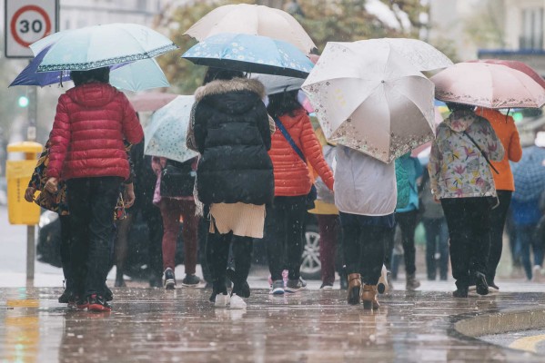 La lluvia deja sin clase a unos 18.500 alumnos de 16 municipios de la Comunitat Valenciana