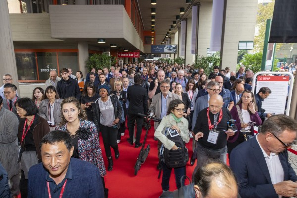 Cersaie arranca y busca devolver el optimismo a la cerámica (Fotos: Cersaie/Pamesa)
