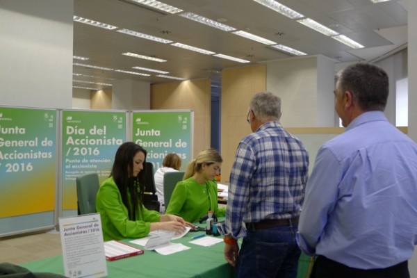 Iberdrola abre en Valencia un punto de atención al accionista