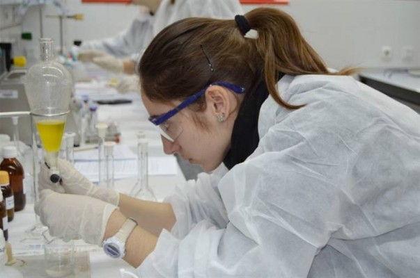 El Consell colabora con el IVIA para fomentar el emprendimiento científico