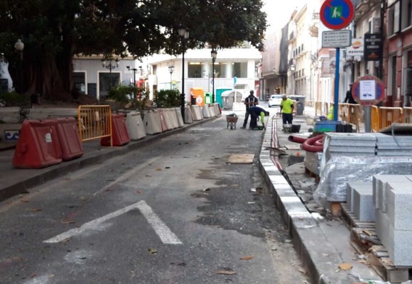El Centro de Alicante se planta frente al ruido y exige la reapertura al tráfico de las calles peatonales