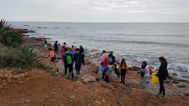 'Mares Circulares' y Oropesa del Mar se alían para promover unas playas libres de residuos
