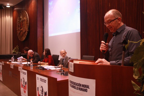 Más allá de la educación en valores