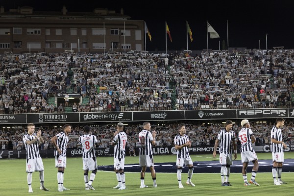 El Castellón no pasa del empate en el regreso de Castalia a 2ª División (Fotos: Carme Ripollés)