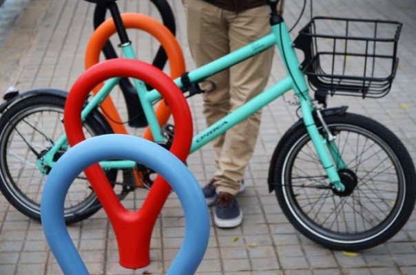 Un aparcabicis con forma de gota de agua opta al premio de diseño de la UE que organiza la EUIPO