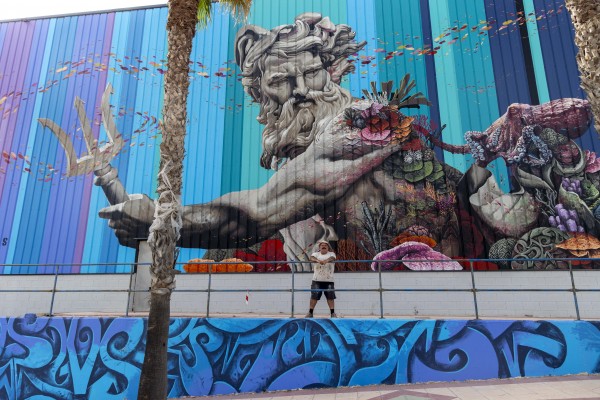 Todos los detalles del gran mural de Neptuno que Kraser ha pintado en el Parque Mediterráneo de Cartagena (Fotos: LA ROCA)