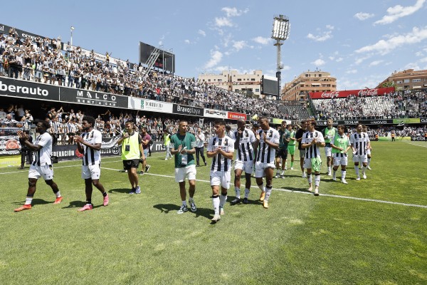 Castalia celebra el ascenso a pesar de la derrota del Castellón (Fotos: Carme Ripollés)