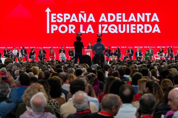 Los socialistas murcianos alzan la voz y lamentan que el PSOE no añada la sigla Q+ al colectivo LGBI 