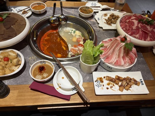 Murcia se rinde al 'hot pot': la comida china del 'todo a la olla' llega al Zig Zag