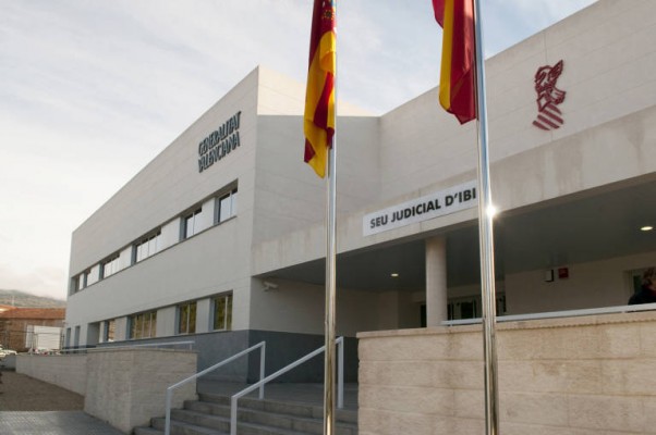  57 abogados y procuradores denuncian el colapso de los Juzgados de Ibi, con retrasos 