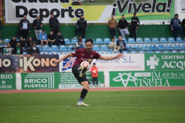 El lateral derecho gallego Blas Alonso deja el Águilas, de la Segunda RFEF 