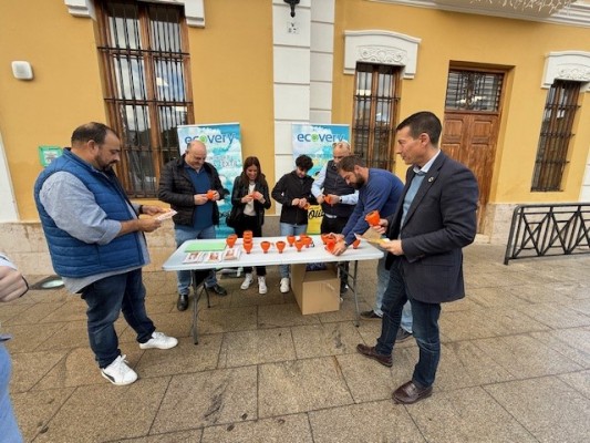 Burjassot contará con 35 contenedores nuevos para depositar aceite usado de los hogares