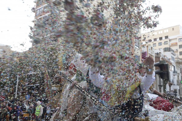 Mucha animación y diversión en el esperado Coso Multicolor (Fotos: Antonio Pradas)