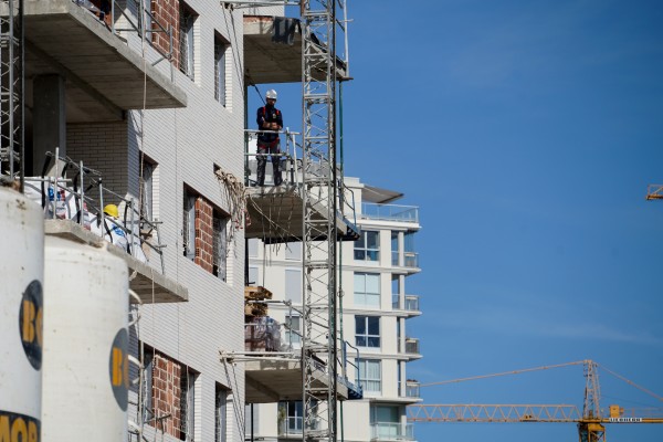 Vivienda activa las permutas de suelo: licita los primeros solares en Elche y Albal para 110 VPO 