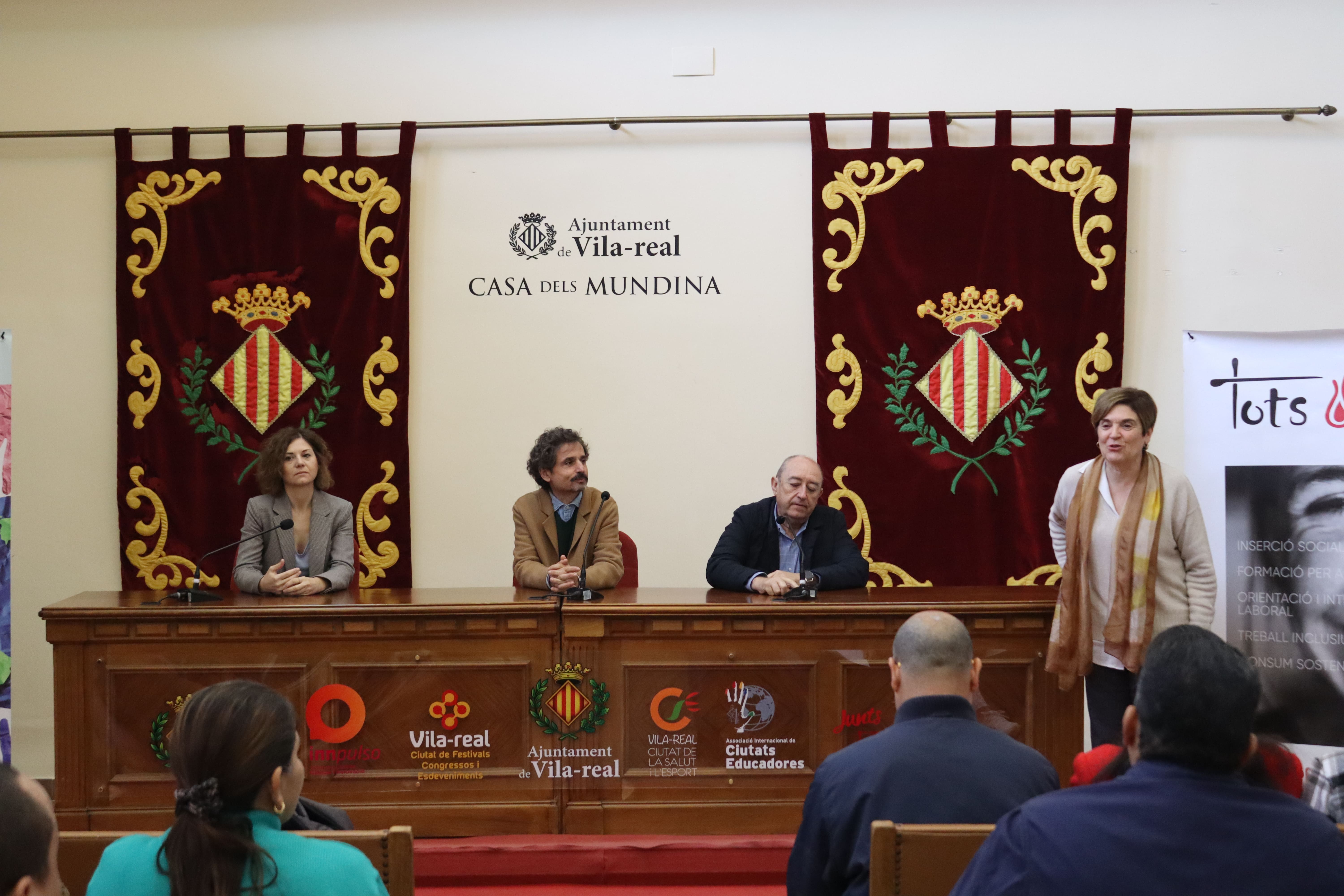 Vila-real tanca el curs per a oferir orientació a persones migrants amb més de 70 participants