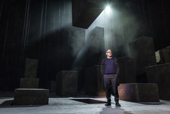 Àlex Ollé levanta el mundo de ‘Il trovatore’ en Les Arts
