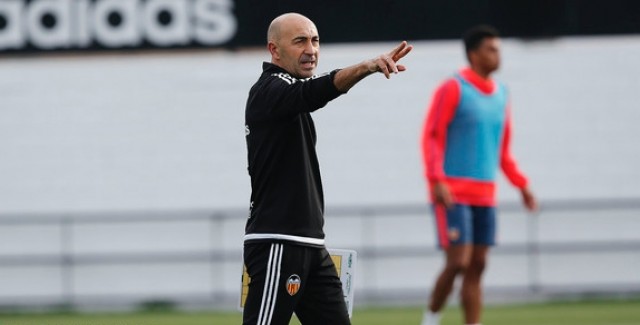Un técnico español ocupa el banquillo del Valencia tres años después