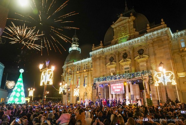 Luces, seguridad y espectáculos: Cartagena enciende la Navidad con un operativo especial 
