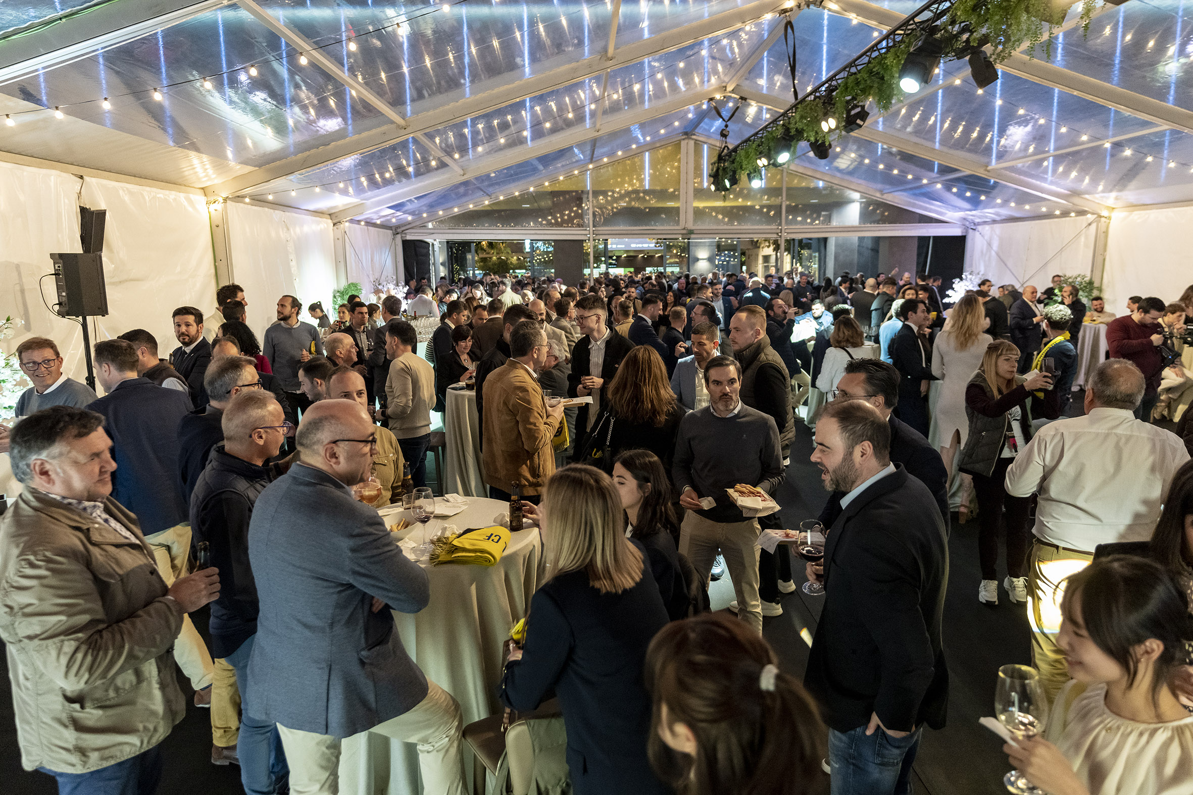 Cerámica Night Experience vuelve a hacer las delicias de clientes y colaboradores de Grupo Pamesa (Fotos: Grupo Pamesa)