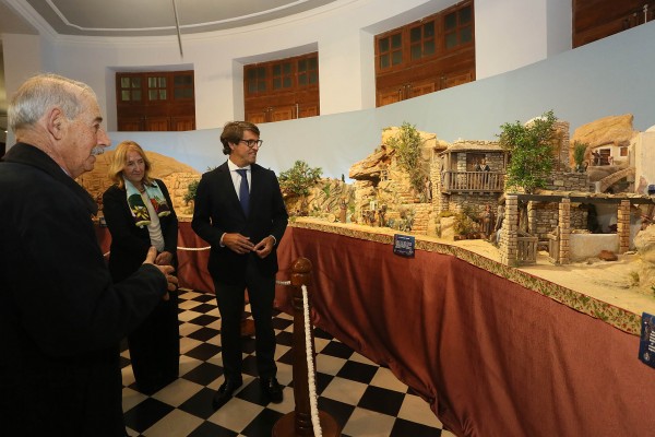 La Diputación inaugura su tradicional exposición de Belenes en torno al nacimiento de Jesús

