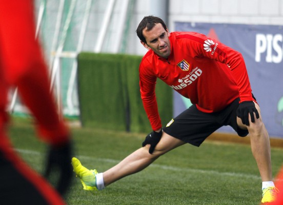 Godín vuelve con el grupo, pero no tiene el alta médica