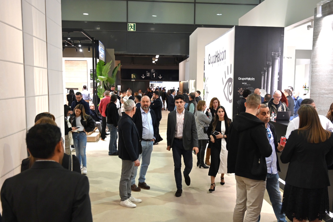 Ambiente de la tercera jornada de Cevisama 2024: el puerto, Castelló y protesta a las puertas (Fotos: Carlos Pascual)