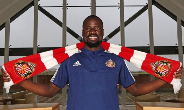 La FIFA suspende un año a Emmanuel Eboué