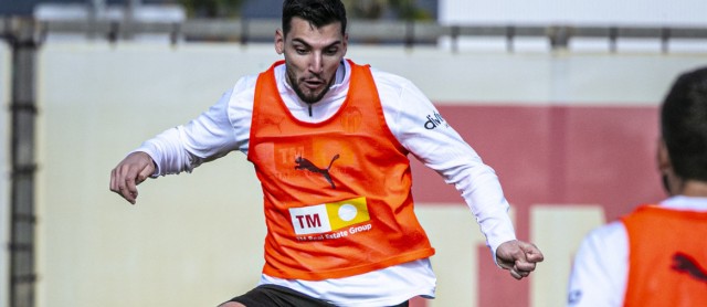 Foulquier no se entrena con el resto en una sesión en la que Rafa Mir ultima su vuelta
