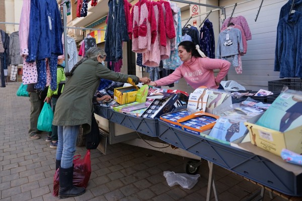 Paiporta recupera su mercado ambulante y la lotería 'La Millonaria' 34 días después de la Dana