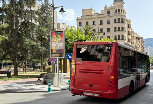 Basura, limpieza, autobús y agua en Alcoy: fuera de contrato o prorrogados a la espera de licitación
