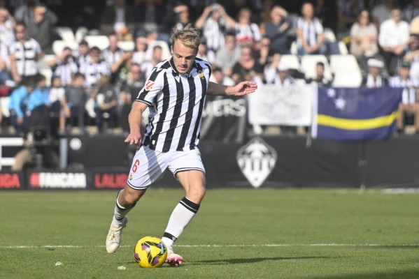 Triunfo merecido ante el Málaga y Dick suma nuevos futbolistas a la causa