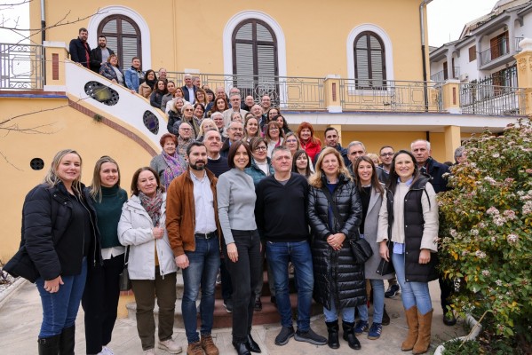 La secretaria general del PSPV, Diana Morant, visita a la militancia en Montanejos (Fotos: Castellón Plaza)